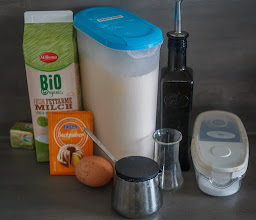 Pogaca (Herzhafte Hefeteig Taschen)